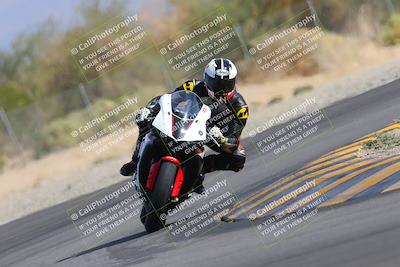 media/Nov-05-2022-SoCal Trackdays (Sat) [[f8d9b725ab]]/Turn 2 (1120am)/